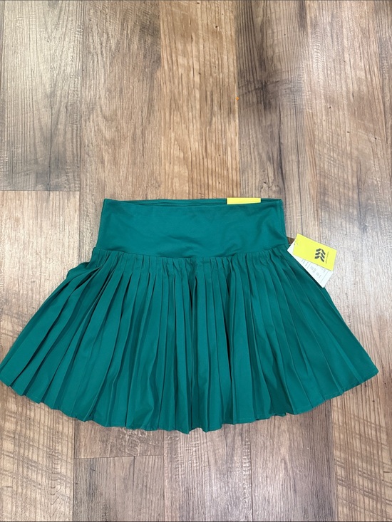 all in motion Dresses & Skirts - NWT All in Motion Women’s Pleated Dark Green Skort size Small